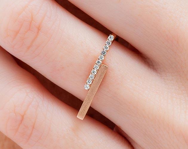 14K Rose Gold Asymmetric Rebel Hearts Pavā Diamond Bar Ring