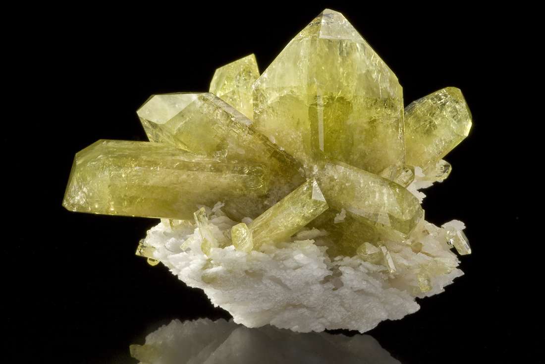 brazilianite - linopolis, Minas Gerais, Brazil
