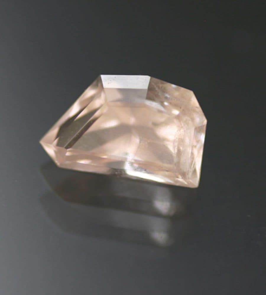 freeform-cut zektzerite