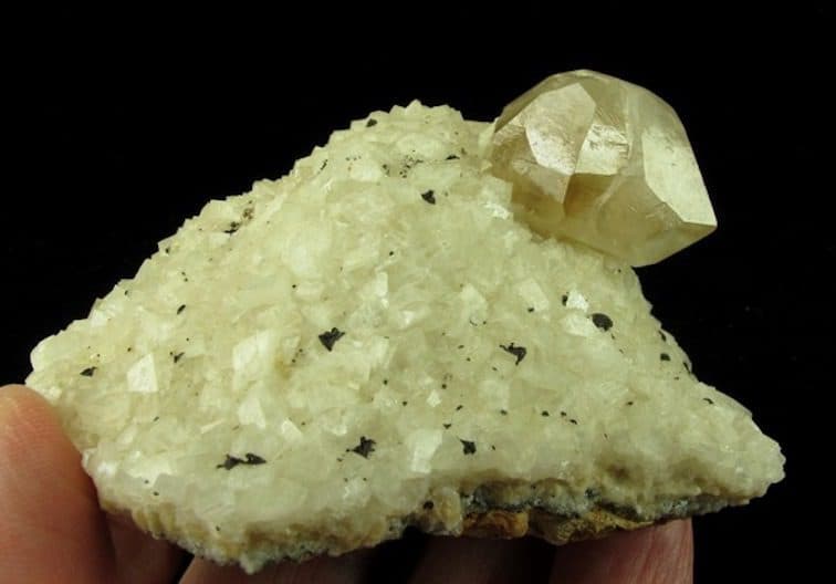 cerussite on calcite - normal light
