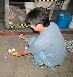 Breaking off plaster from the ring