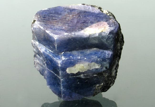 sapphire buying -crystal, Madagascar