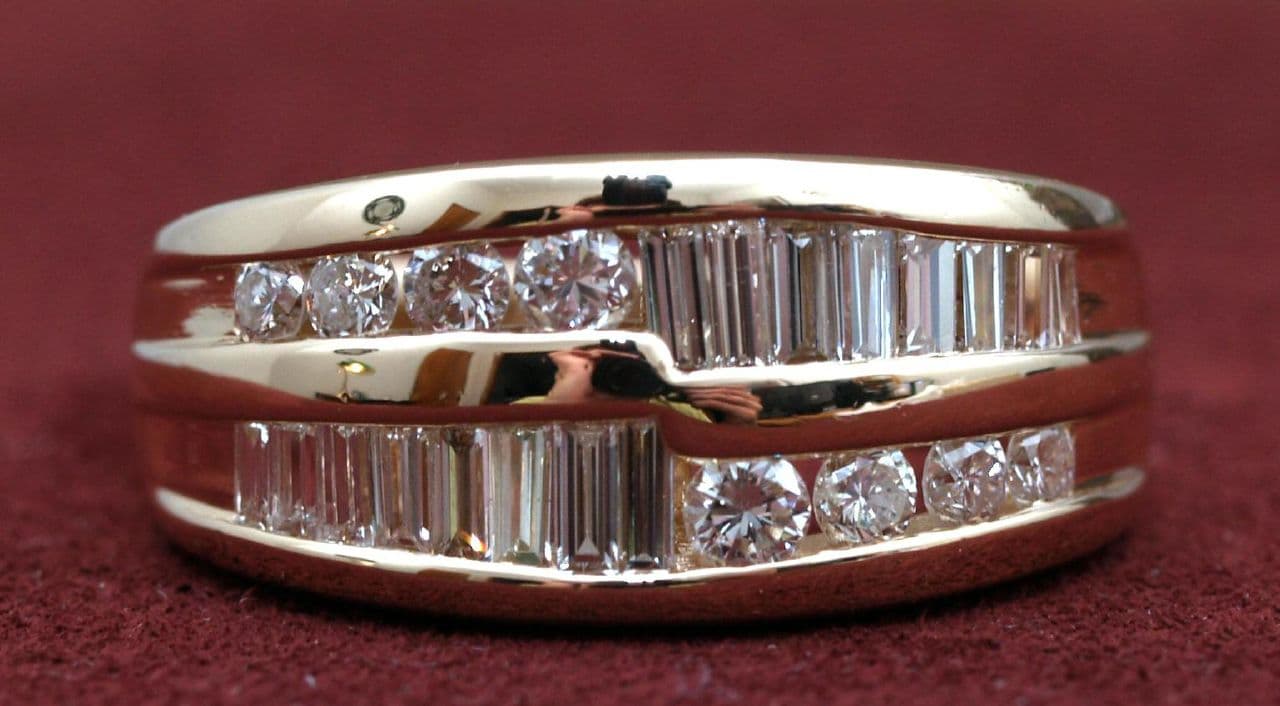 round and baguette-cut diamonds - grading set gemstones