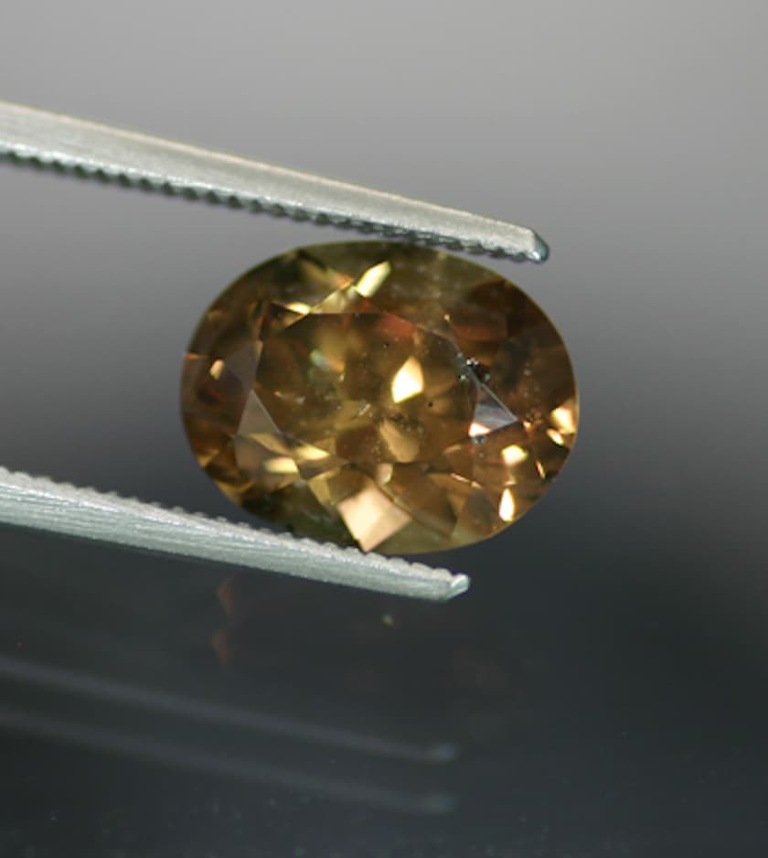 color change garnet - sunlight