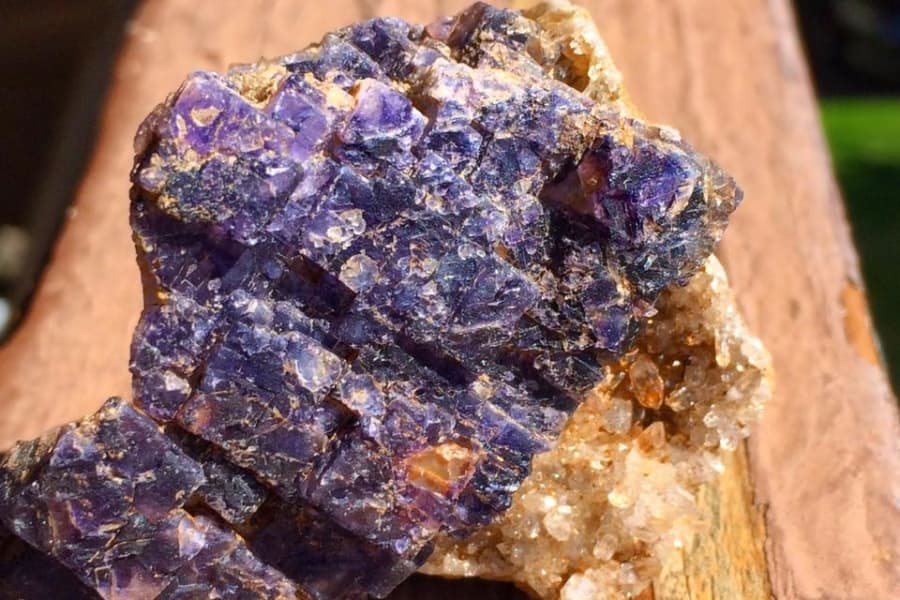 Colorado gemstones - Deep blue fluorite