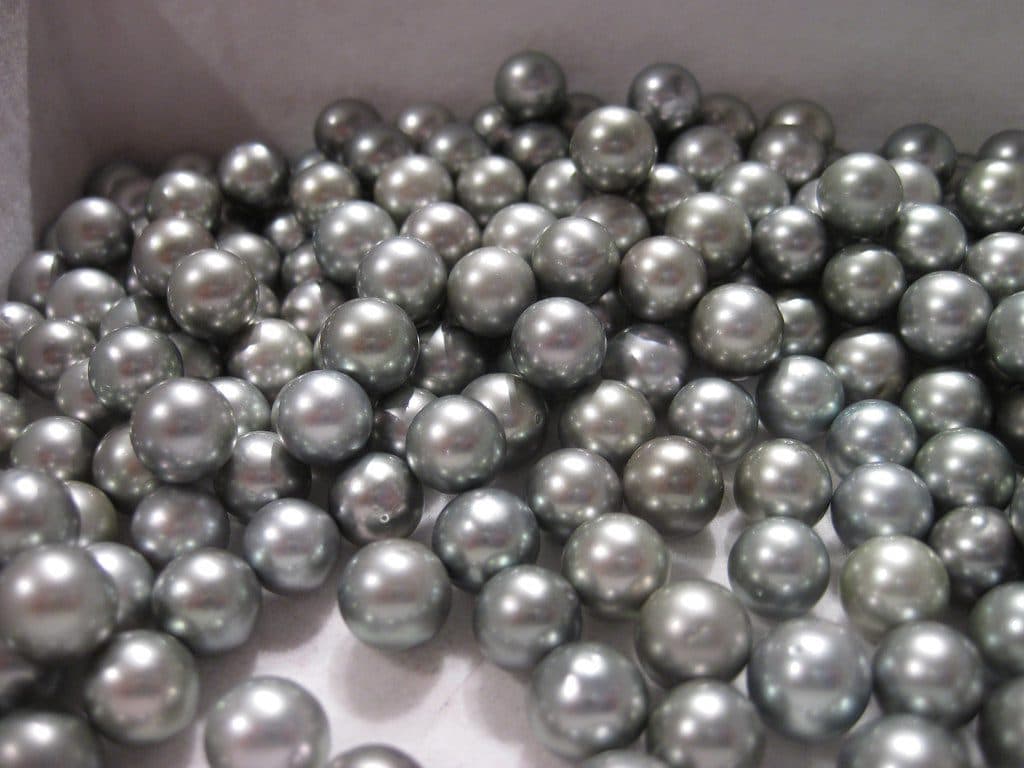 surface characteristics - tahitian pearls