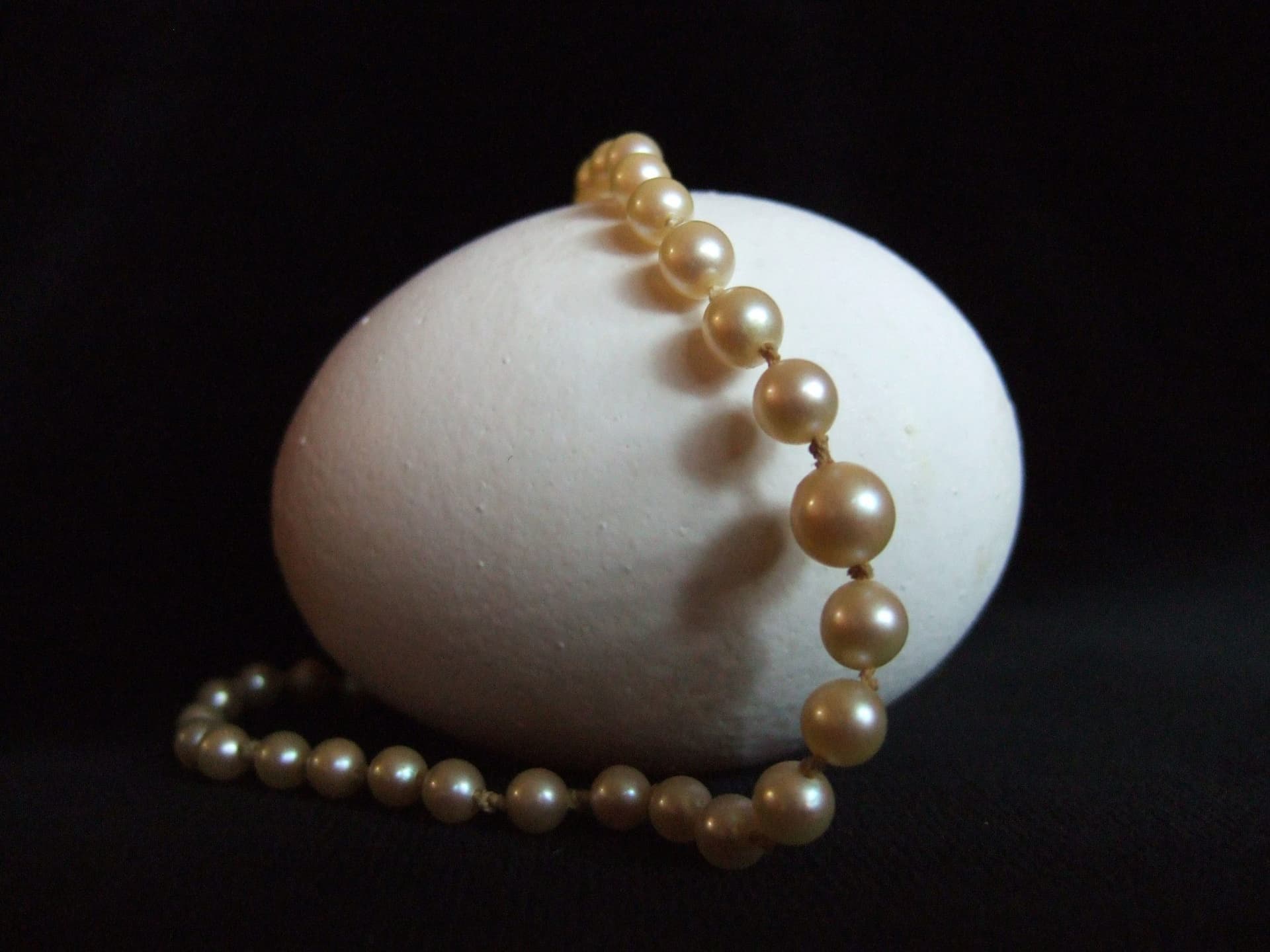 graded strand - appraising pearls