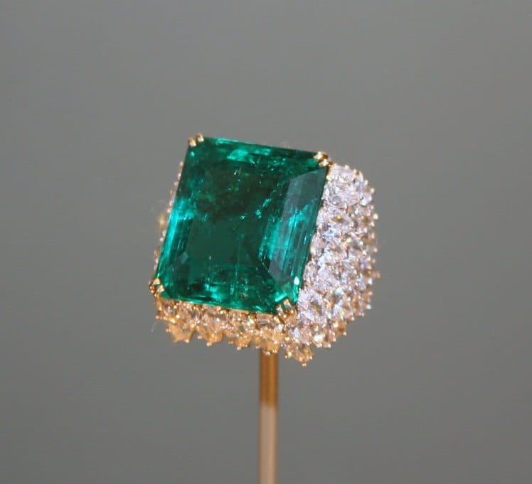 Chalk Emerald