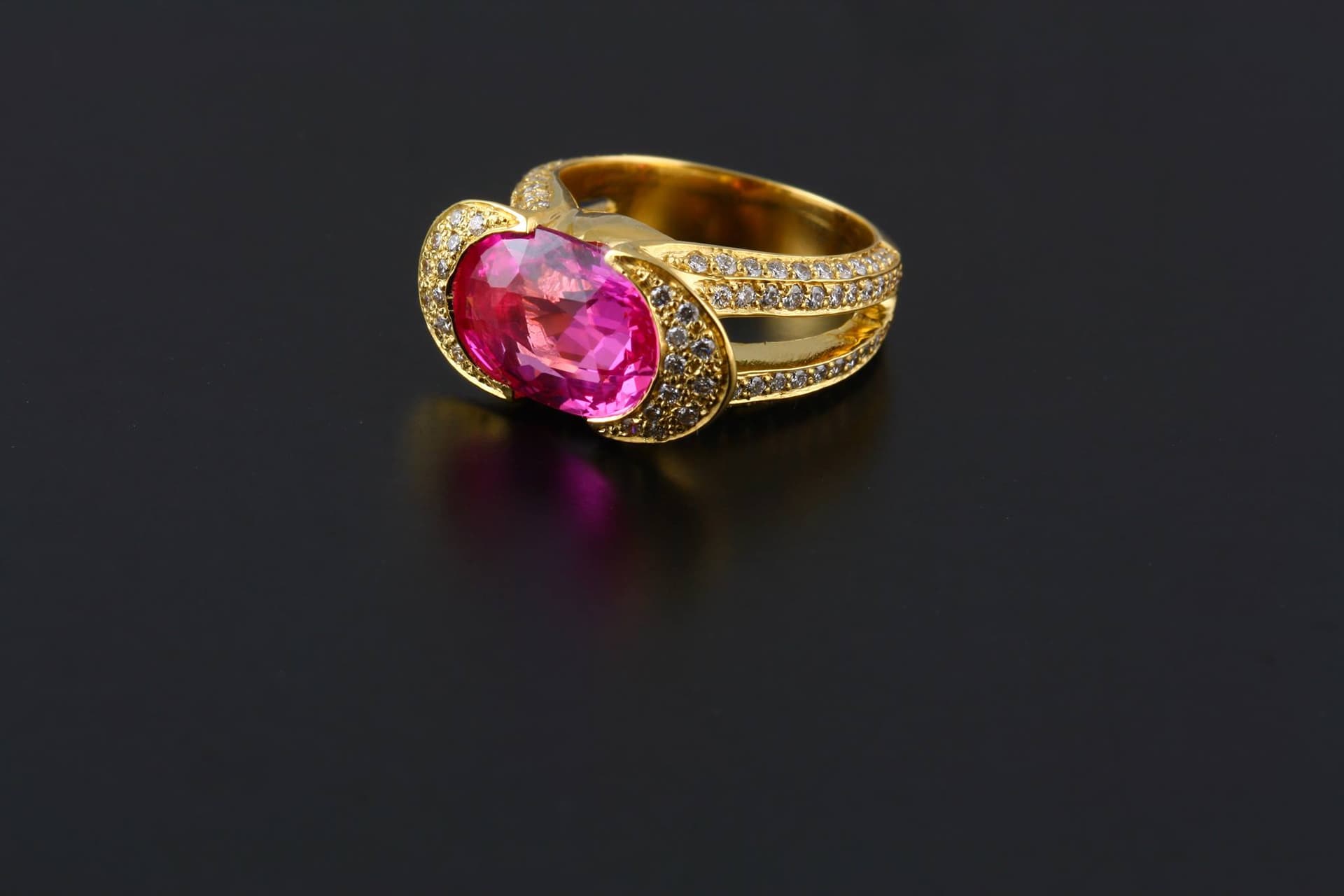 semi-bezel
