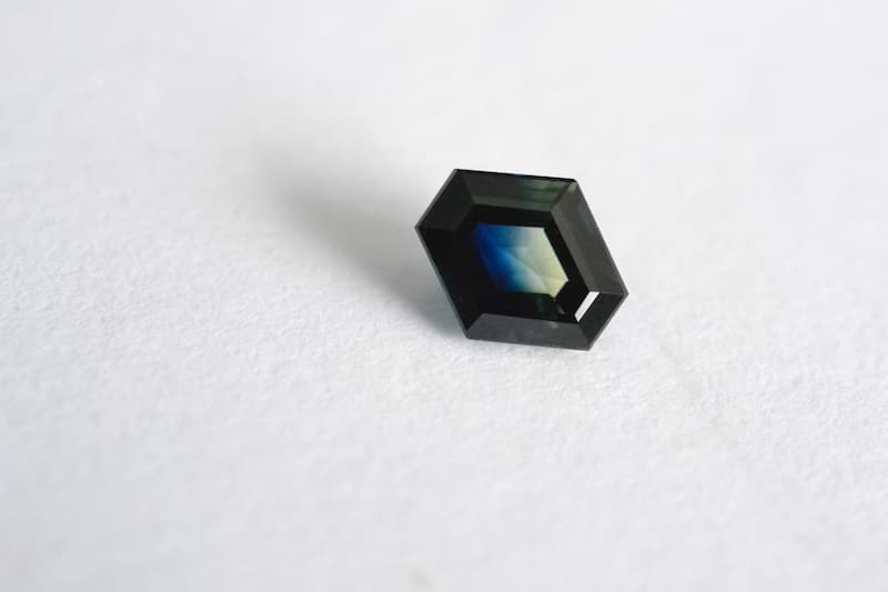 parti sapphire - dark tone, grayish saturation
