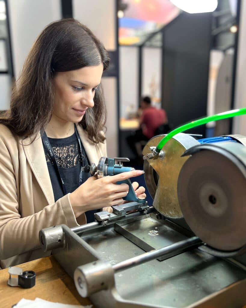 Victoria Raynaud - Magus Gems