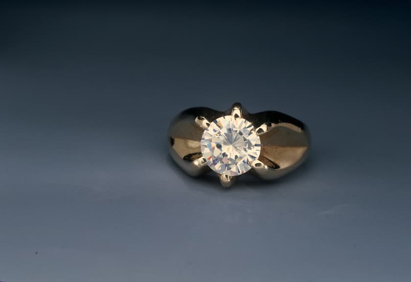 strontium titanate ring