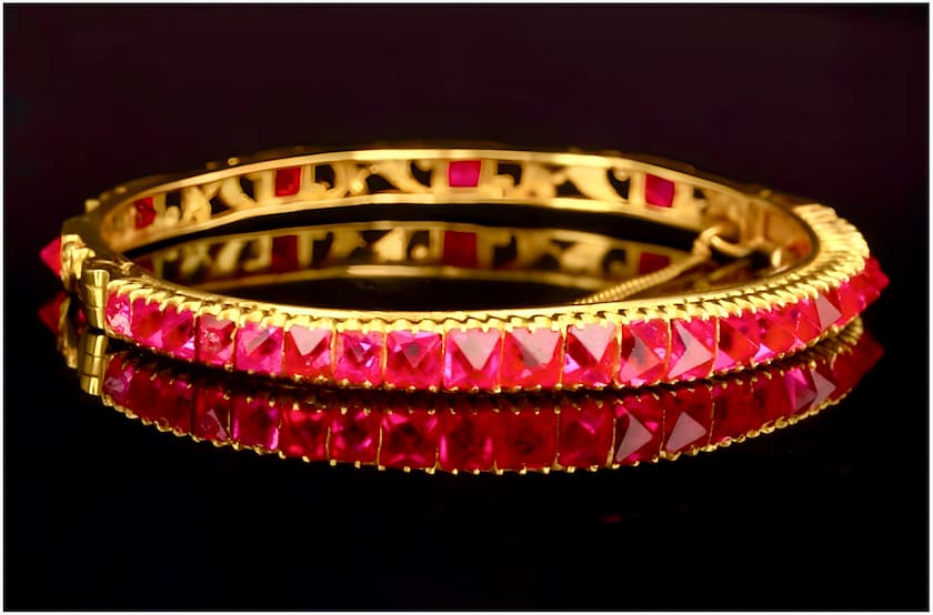 Gold Burmese bracelet with Jedi spinel crystals