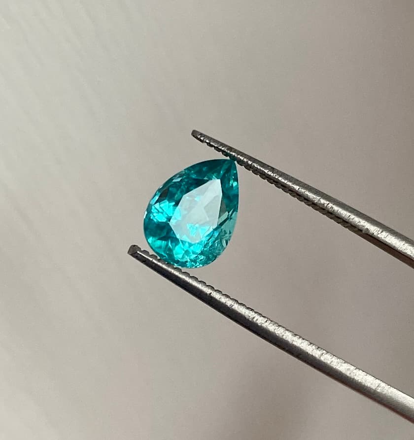 apatite gemstone - phosphates