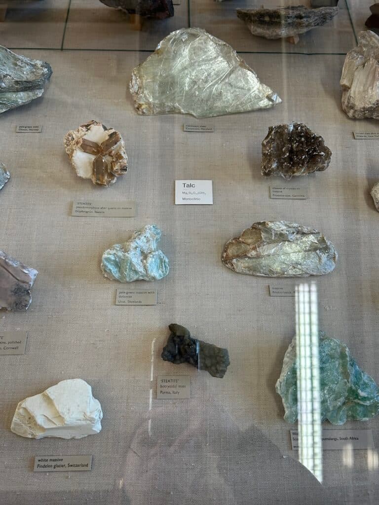 talc specimens - phyllosilicates