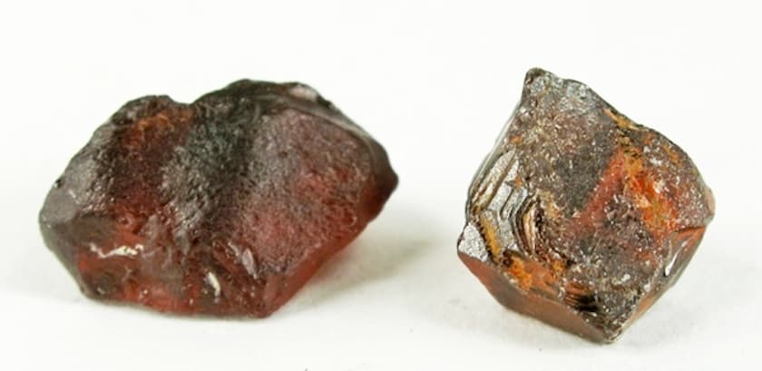 rhodolite (pyrope-almandine garnet) - Kenya