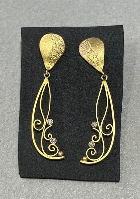 18kt yellow gold pair of earrings by Rosario Garcia
