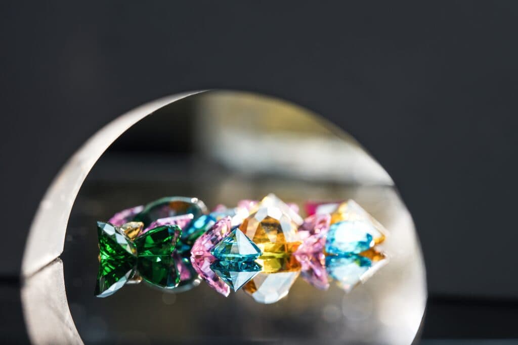 round brilliant-cut diamonds in various colors