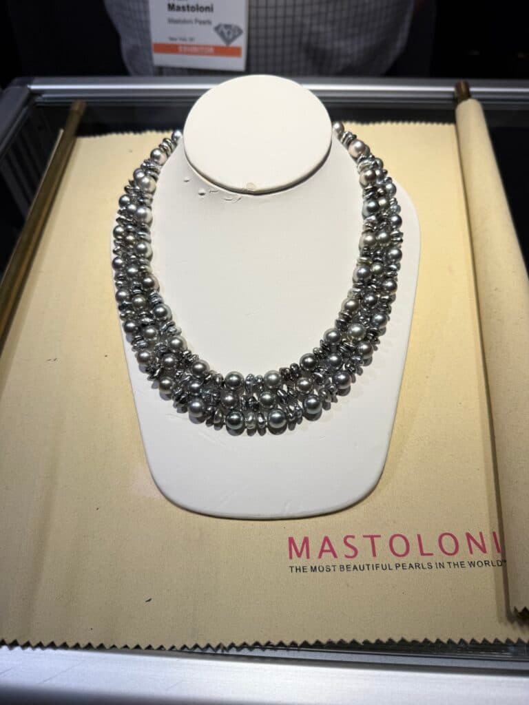 unique pearl necklace by Mastoloni 