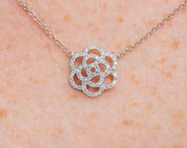 14K White Gold Flower Motif Diamond Necklace