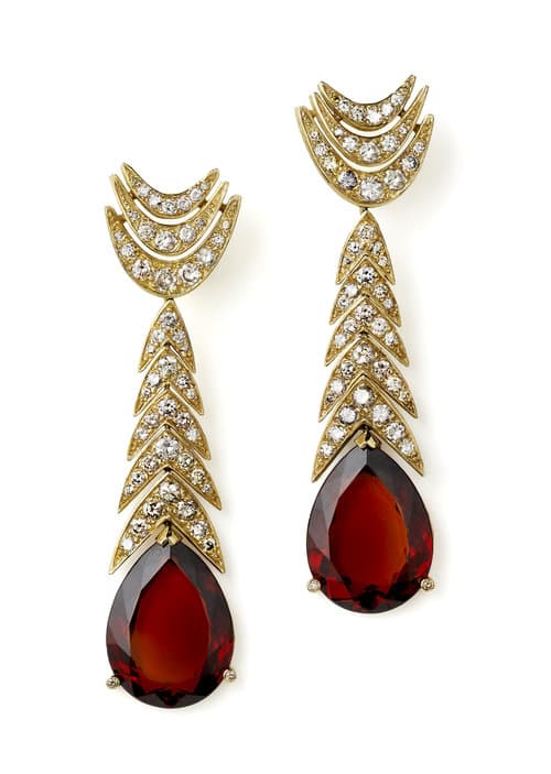 garnet buying guide - garnet and diamond earrings