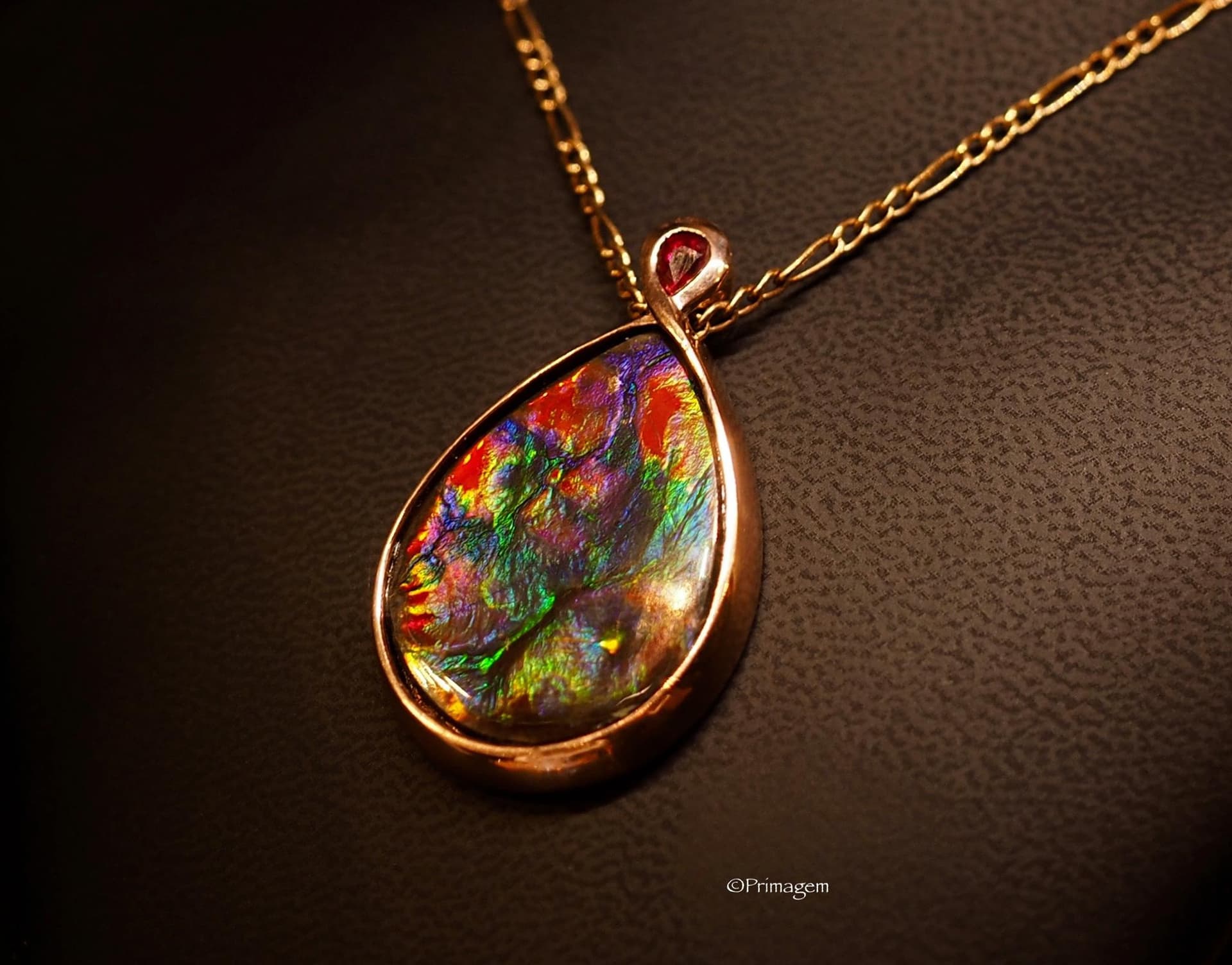 ammolite buying guide -primagem ammolite pendant