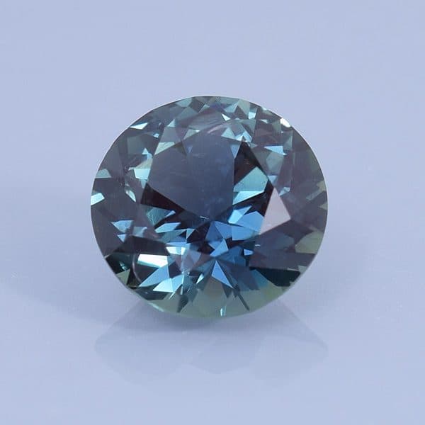 Finished version of Fancy Round Brilliant Cut Sapphire