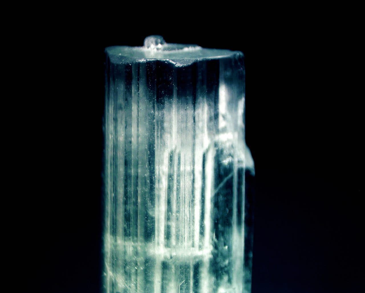 aquamarine with striations