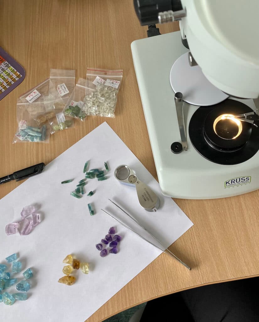 evaluating specimens - mineralogy and gemology