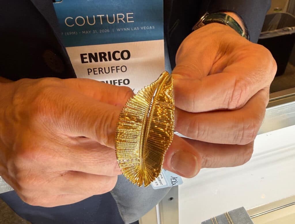 peruffo moving gold diamond cuff