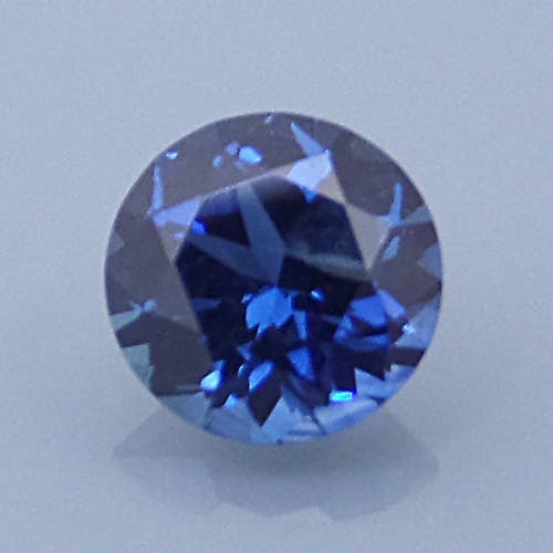 Finished version of Fancy Round Brilliant Cut Sapphire