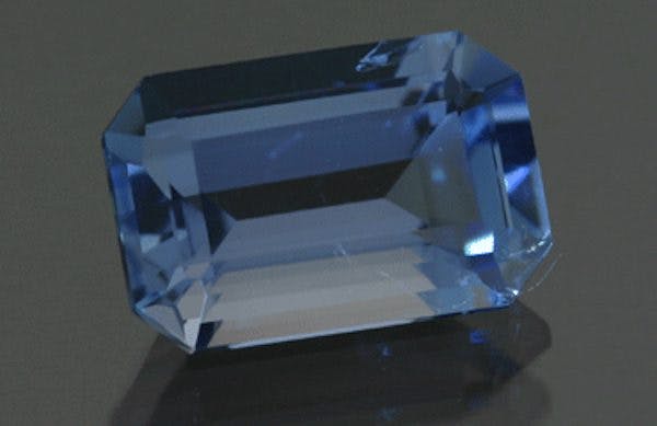 tenebrescent scapolite - UV light - phenomenal gems