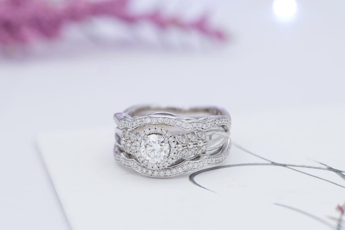 How Wide Should My Engagement Ring Band Be? - International Gem Society