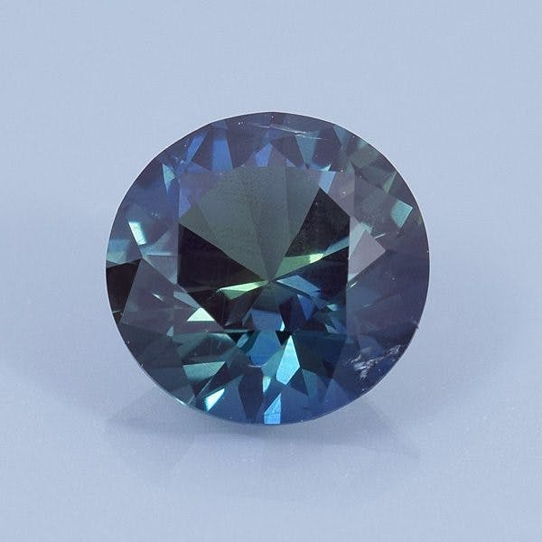 Finished version of Round Brilliant Cut Sapphire
