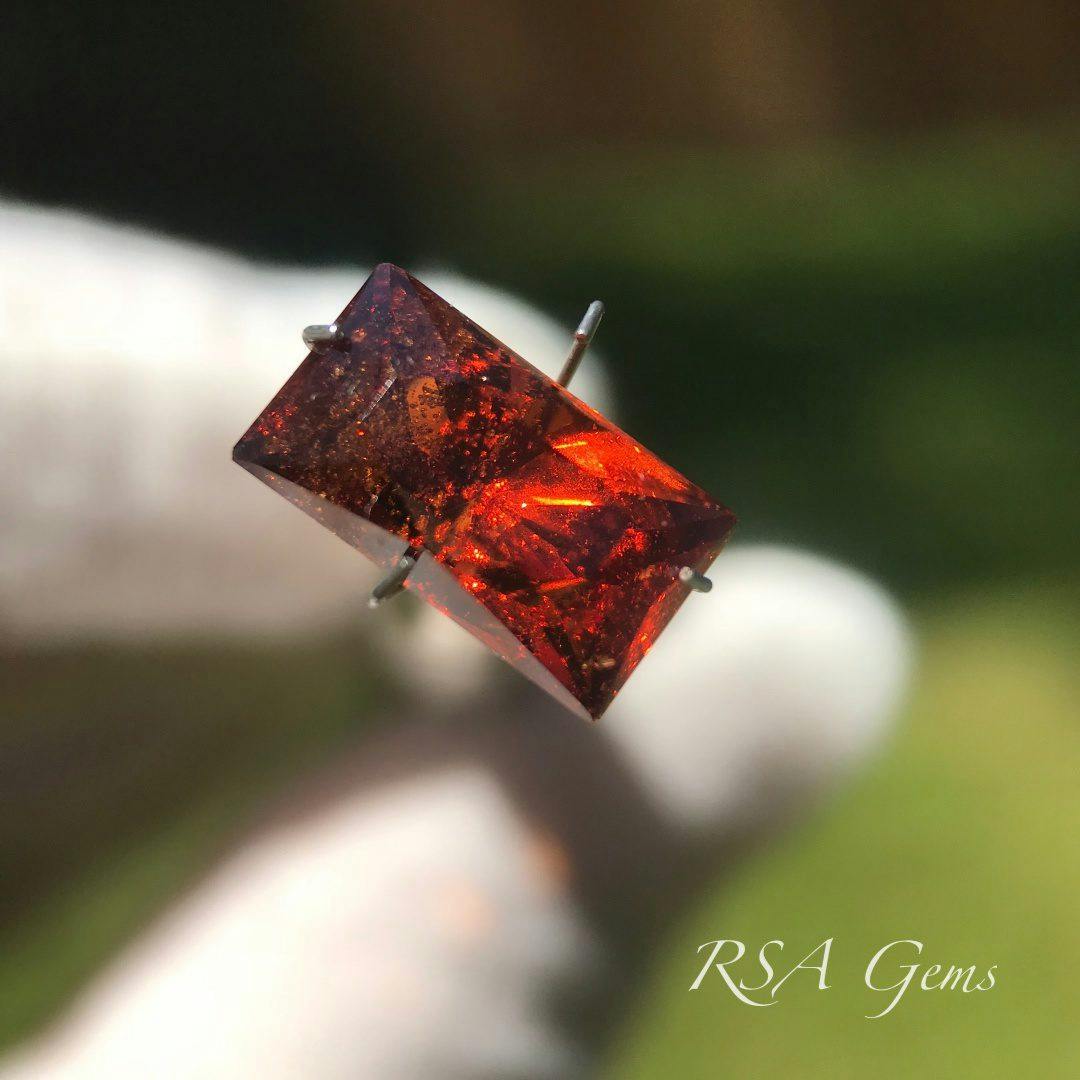 hessonite with bubble inclusions