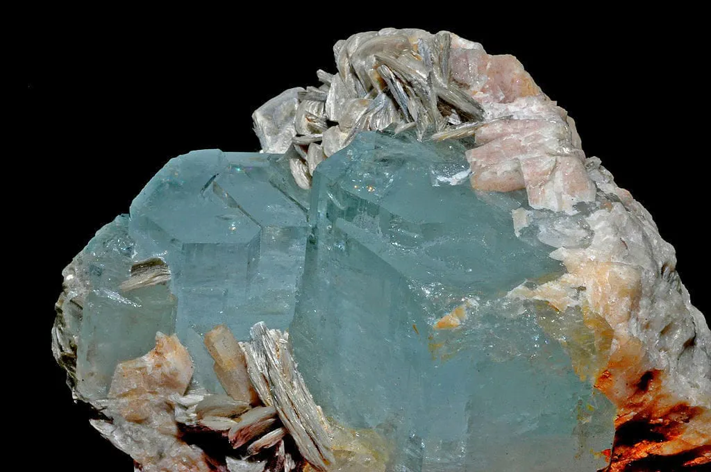aquamarine on mica
