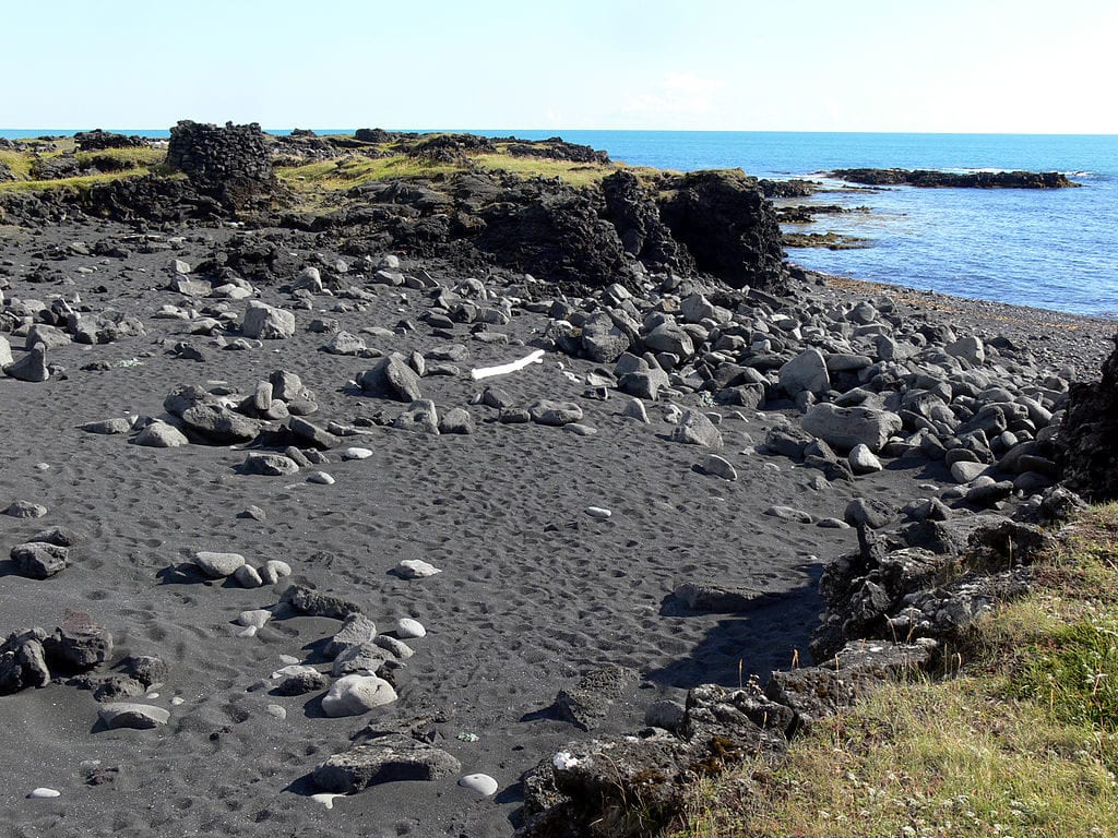 black sand, Iceland - a world of crystals