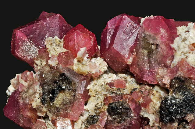 rosolite on matrix