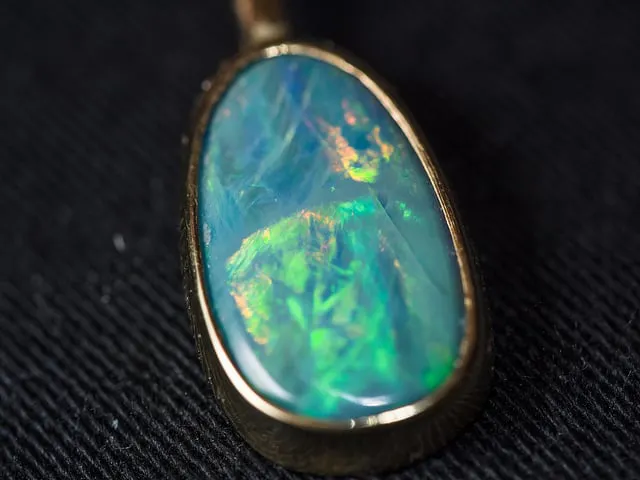 opal earring - gemology cheat sheets