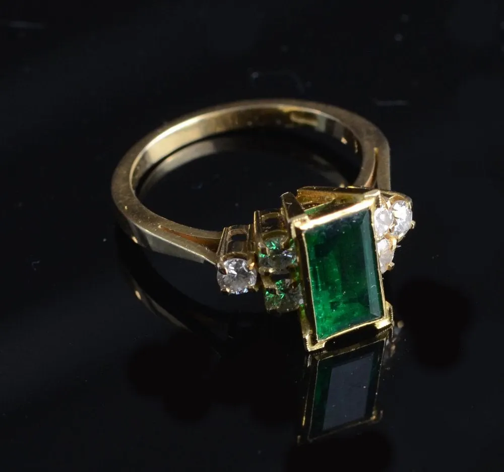 gold ring with table-cut emerald - Zimbabwe
