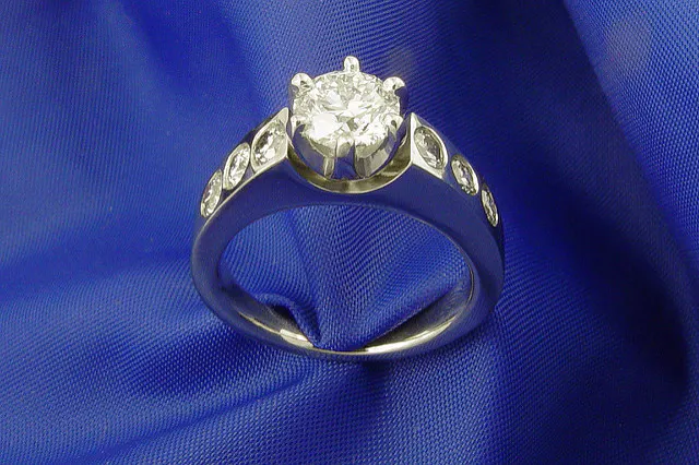 white diamonds - ring set