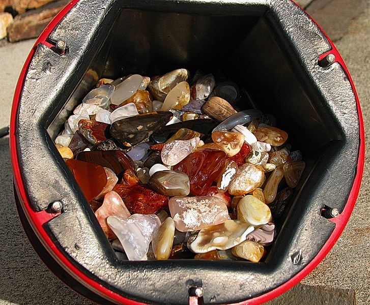 Polished agate and jasper - gemstone tumbling