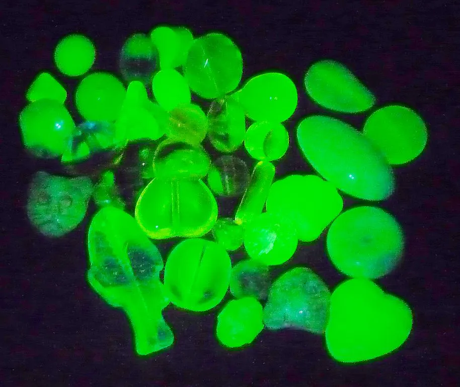 uranium glass - glass gemstones