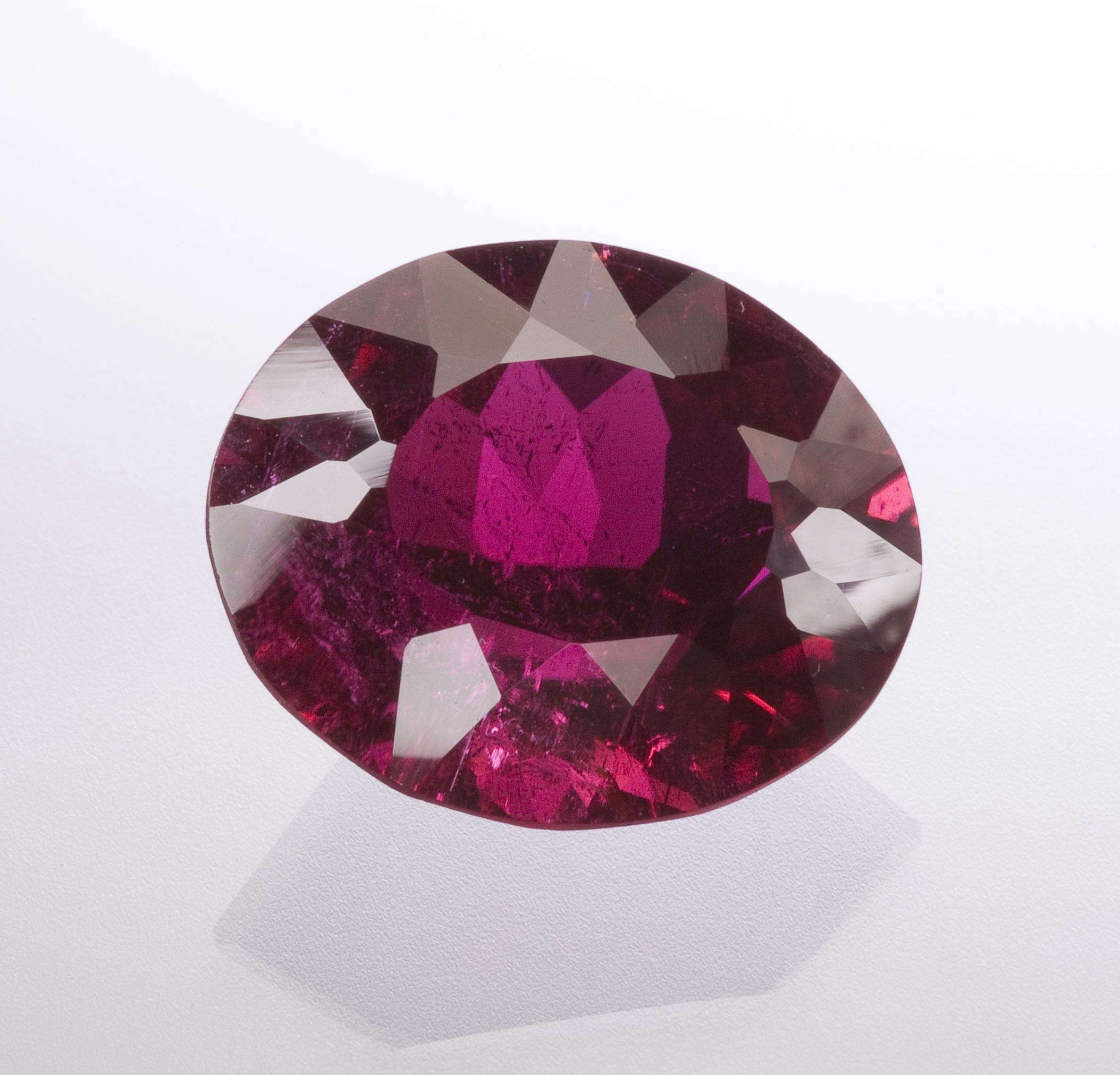 oval-cut Rubellite - Nigeria