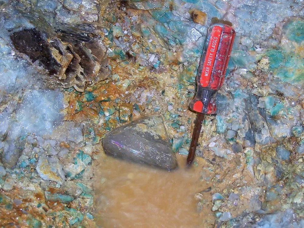 topaz, Morefield Mine, VA - gem hunting in the US