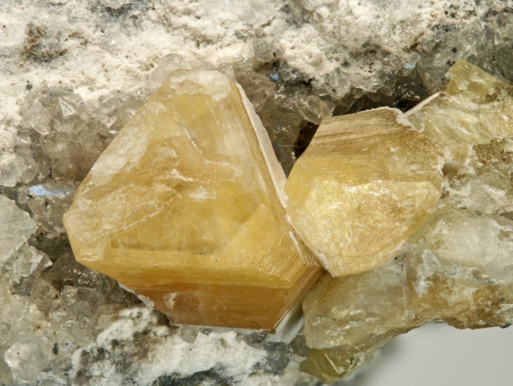 weloganite crystals - Montreal