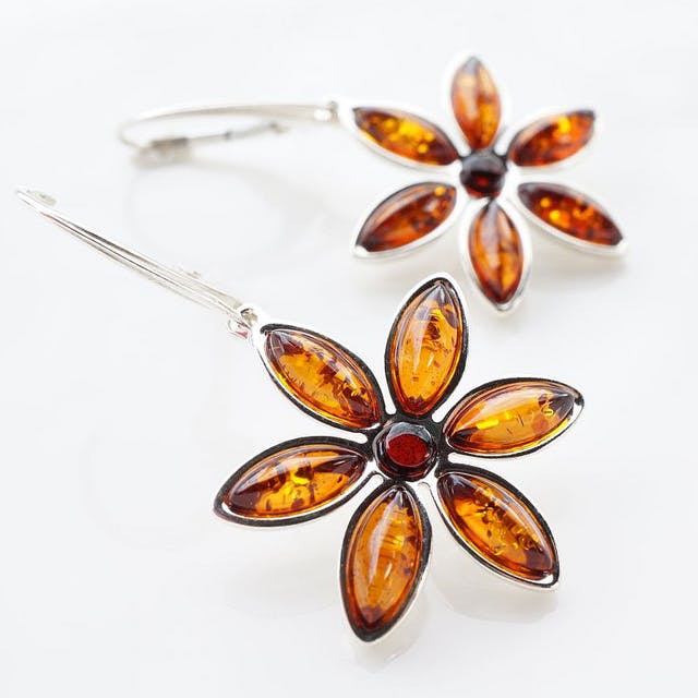 amber symbolism - floral motif earring