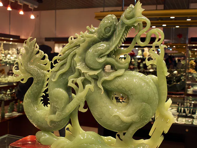 jade symbolism - dragon sculpture