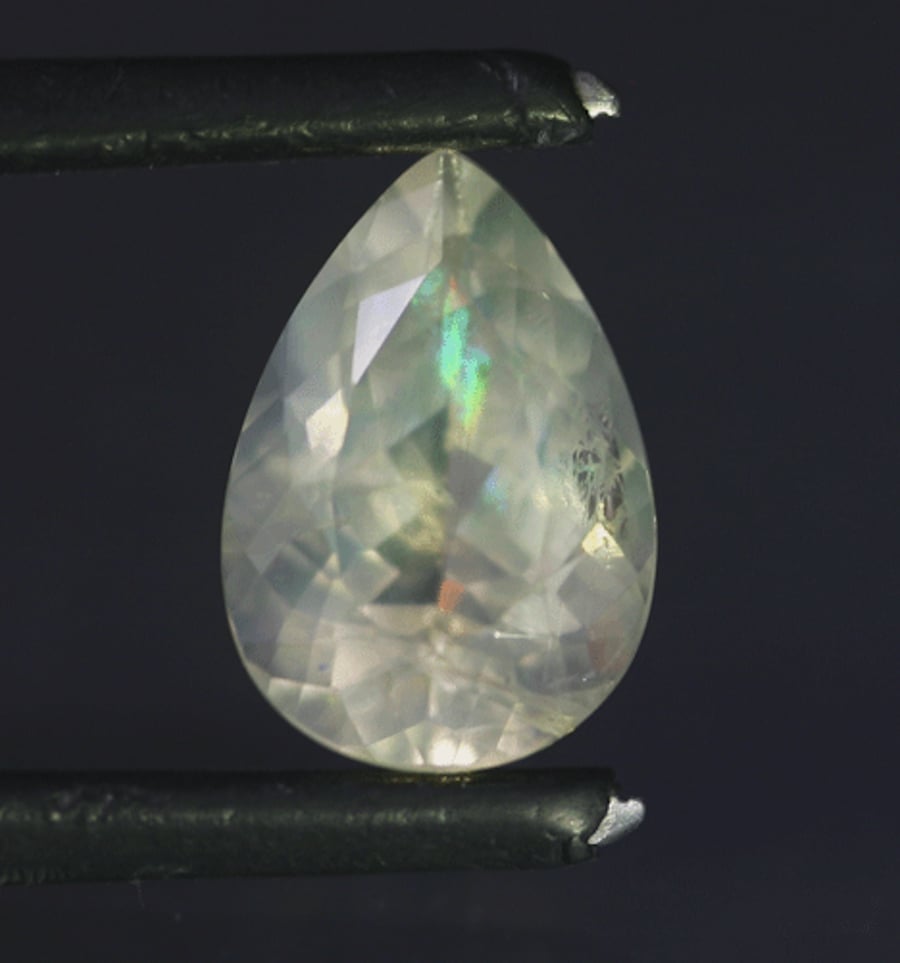 Pear-cut leucite - Italy