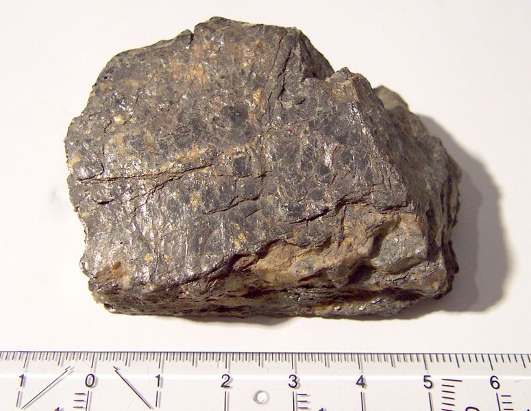 Fergusonite